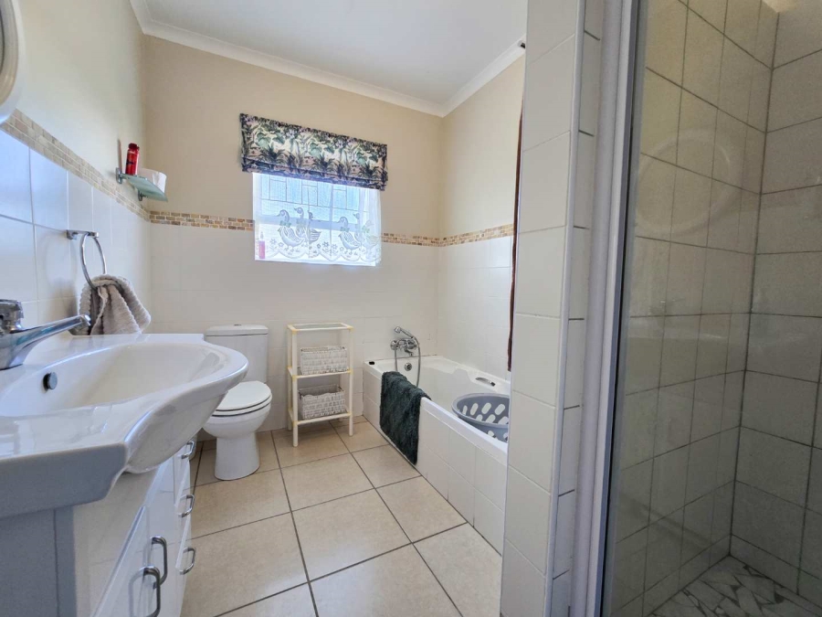 4 Bedroom Property for Sale in Stilbaai Wes Western Cape